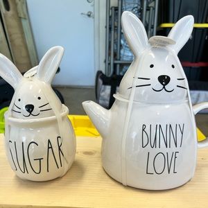 Very cute Rae Dunn white set.